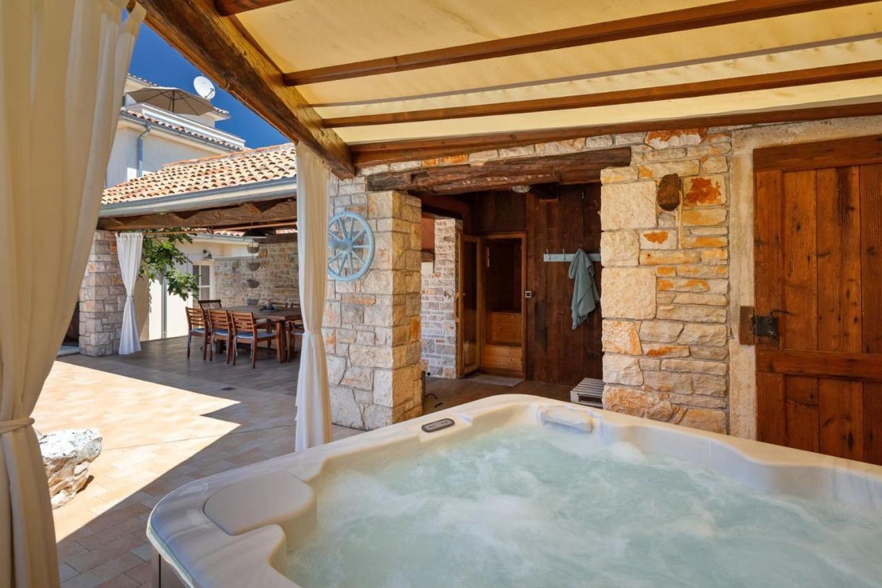 Family Villa Elizabeta With Pool In Umag Cepljani Eksteriør bilde