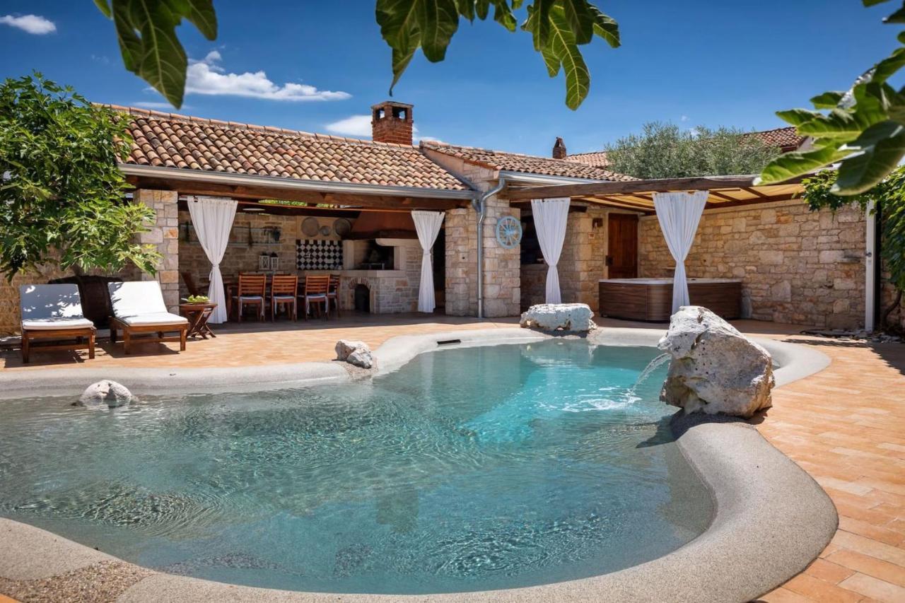 Family Villa Elizabeta With Pool In Umag Cepljani Eksteriør bilde